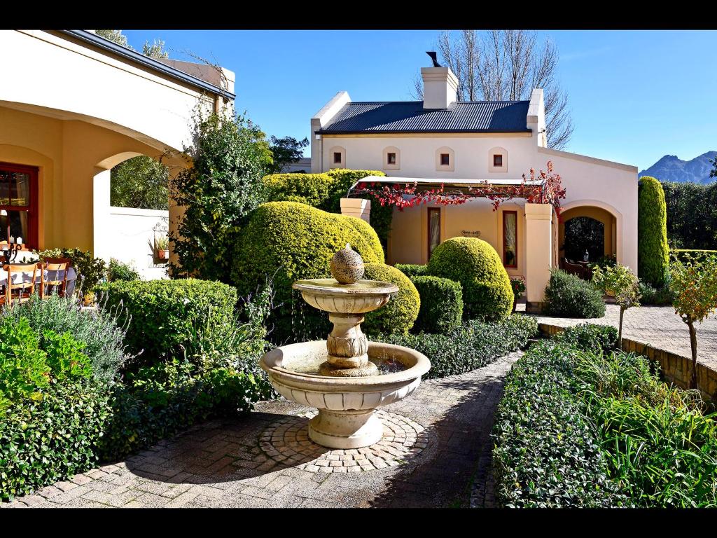 هتل پتی و گراند پلیزیر لاکچری سلف کیترینگ - Petit & Grande Plaisir luxury self-catering