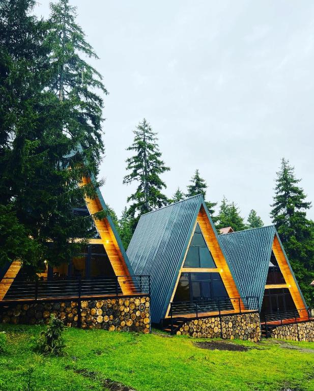 هتل کالودی کاتجز Collodi Cottages