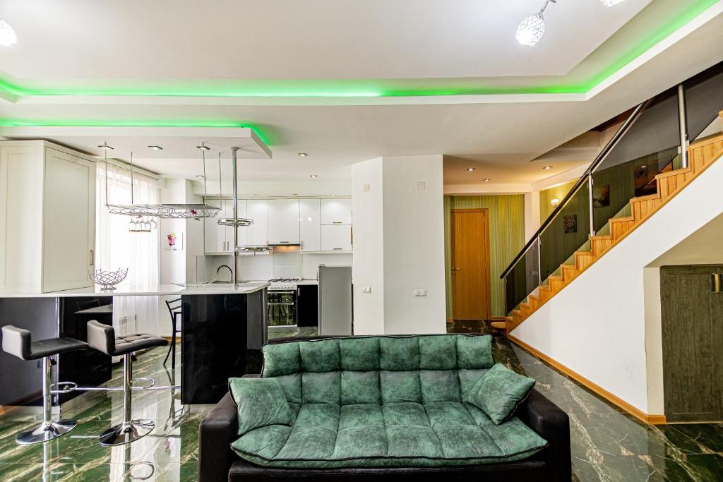 هتل اُلد متِخی آپارتمان - Old Metekhi Apartment