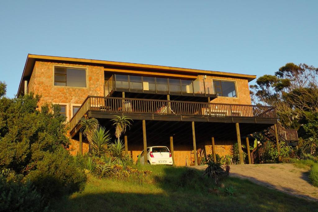 هتل استارفییش سرف هاوس - Starfish Surf House