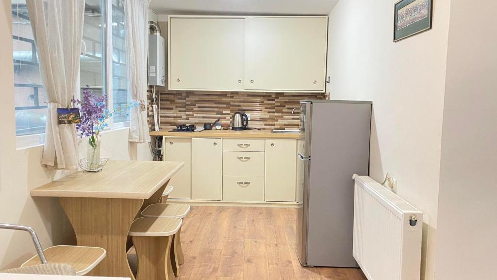 هتل فریدوم اسکوئر آپارتمان - Freedom Square apartment