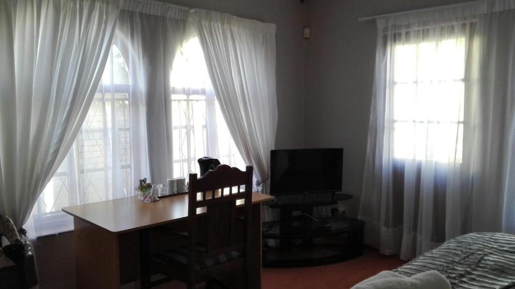 هتل ورسلای بی اند بی Versailles B and B
