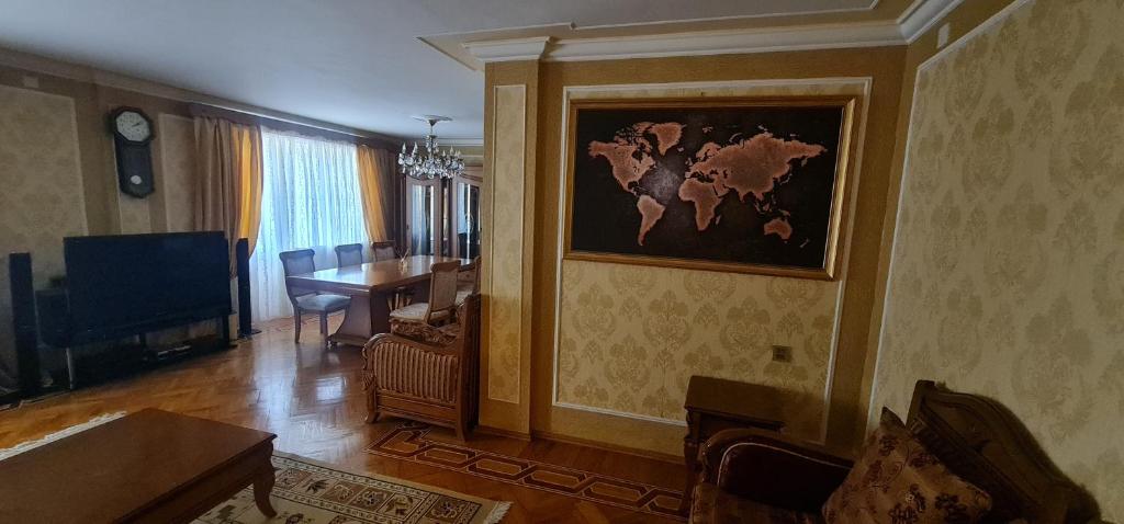 هتل گلد وال آپارتمان Gold Wall Apartment