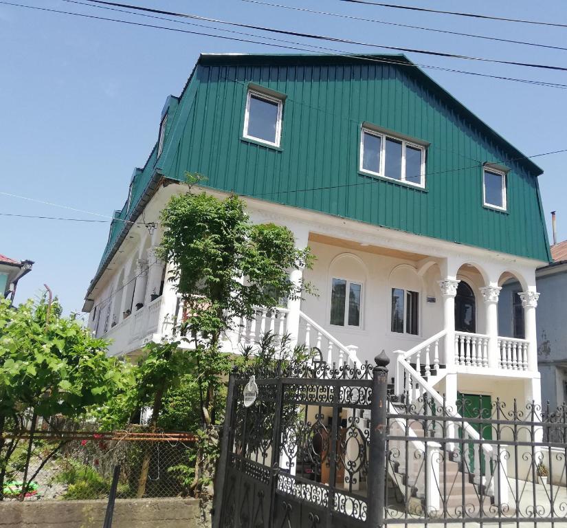 هتل گست هاوس کایت هوم Guest House Quiet Home