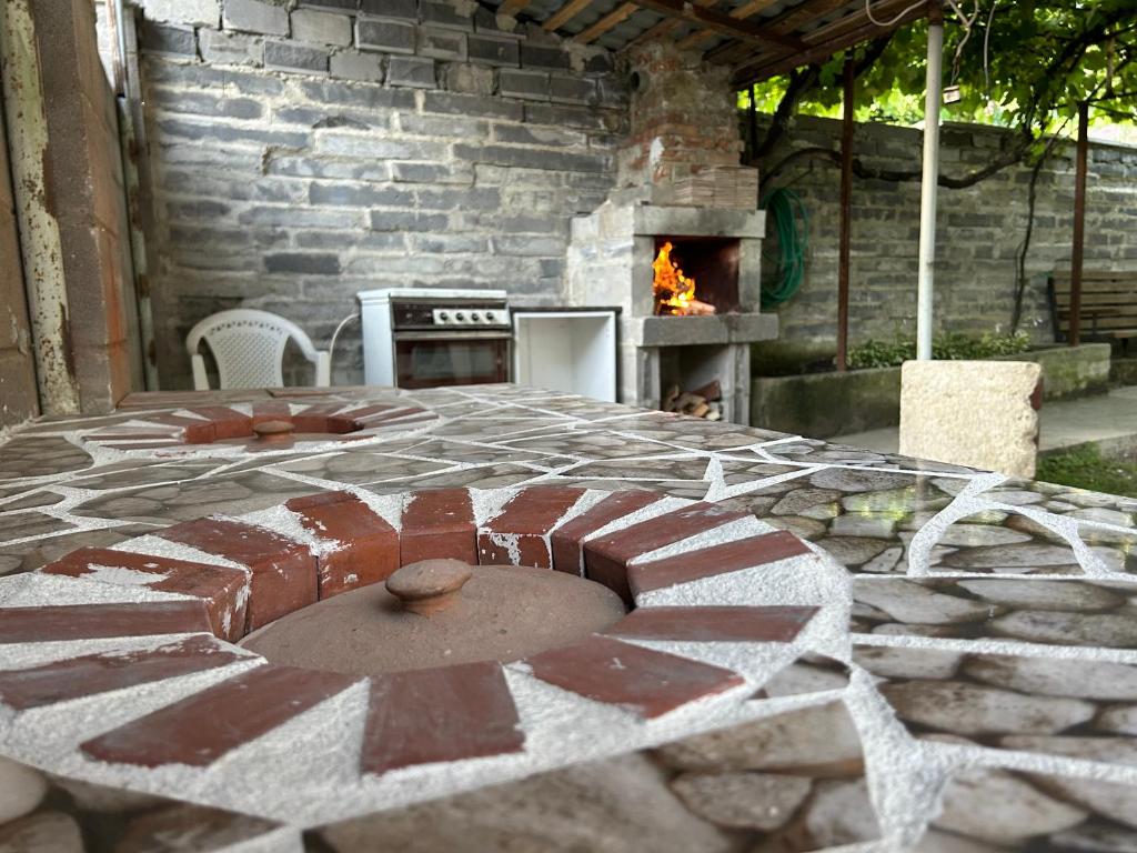 هتل نینوز هالیدی گوست هاوس Nino's Holiday guesthouse