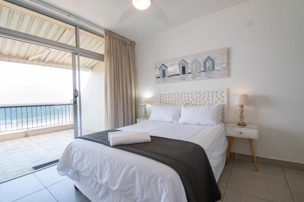 هتل ۱۹ براونز بی اومهلنگا راکس - 19 Bronze Bay Umhlanga Rocks