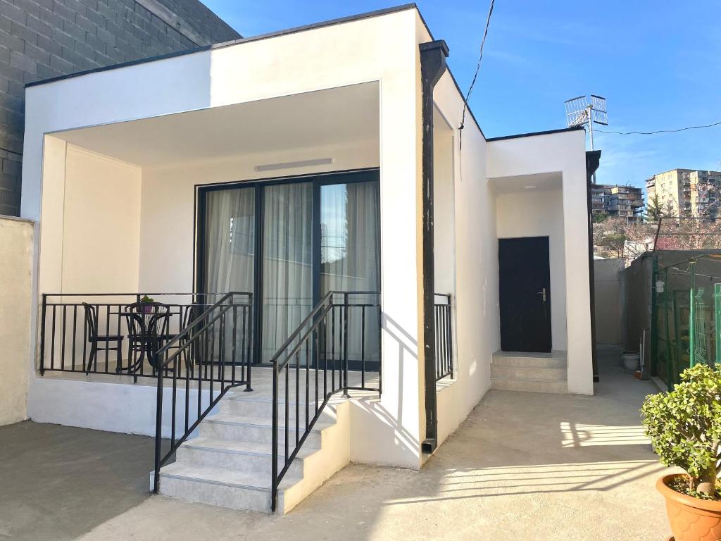 هتل کوزی هاوس تفلیس - Cozy House Tbilisi