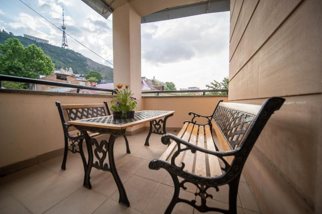 هتل چارمین اولد تفلیس هیون - Charming Old Tbilisi Haven