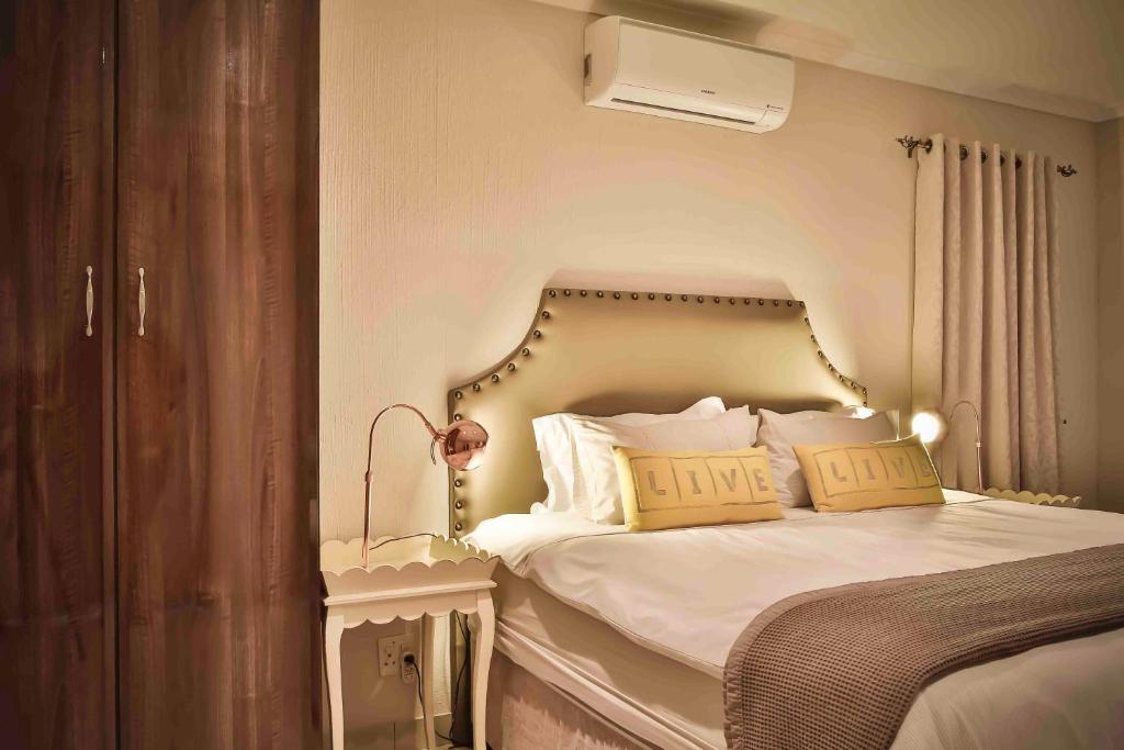 هتل اکومودیشن ات ونس نو لودشیدینگ Accommodation at Vans No Loadshedding