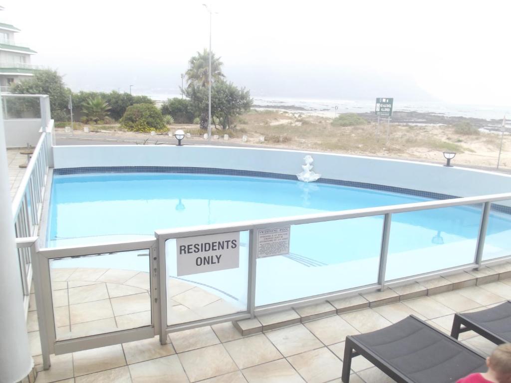 هتل استرند بیچ رود یونیت ۴۱۶ Strand Beach Road Unit 416