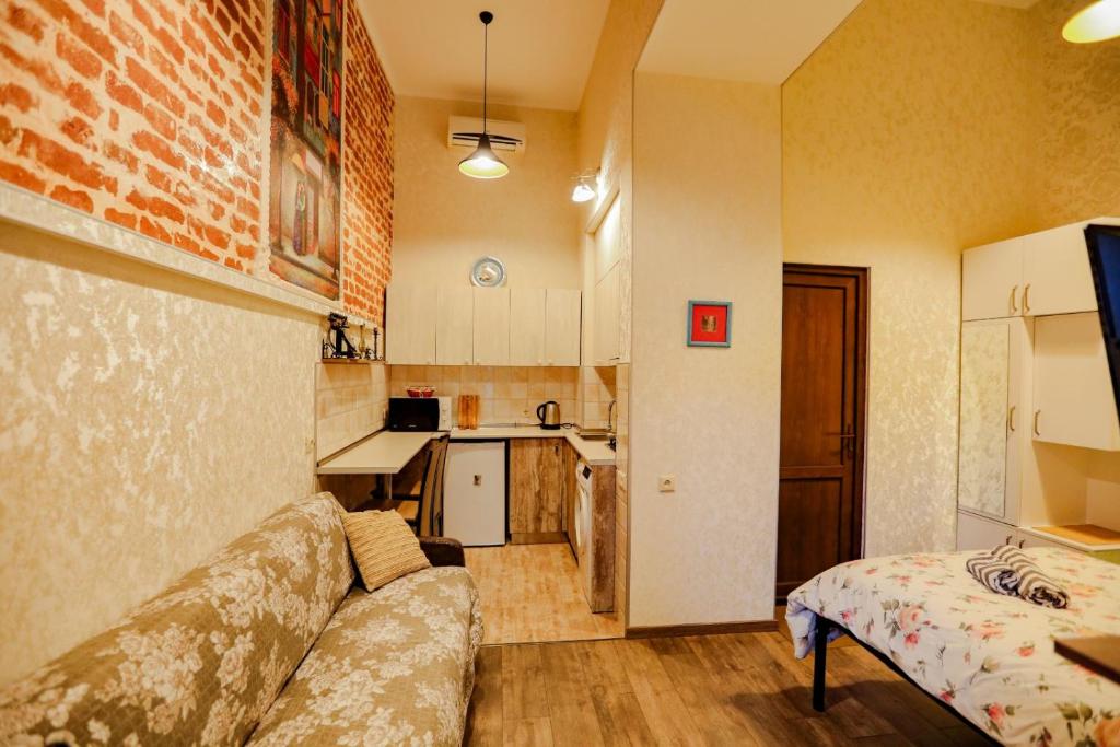 هتل لوکی آپارتمان آن راستاویلی آو. Luky apartment on Rustaveli Ave.