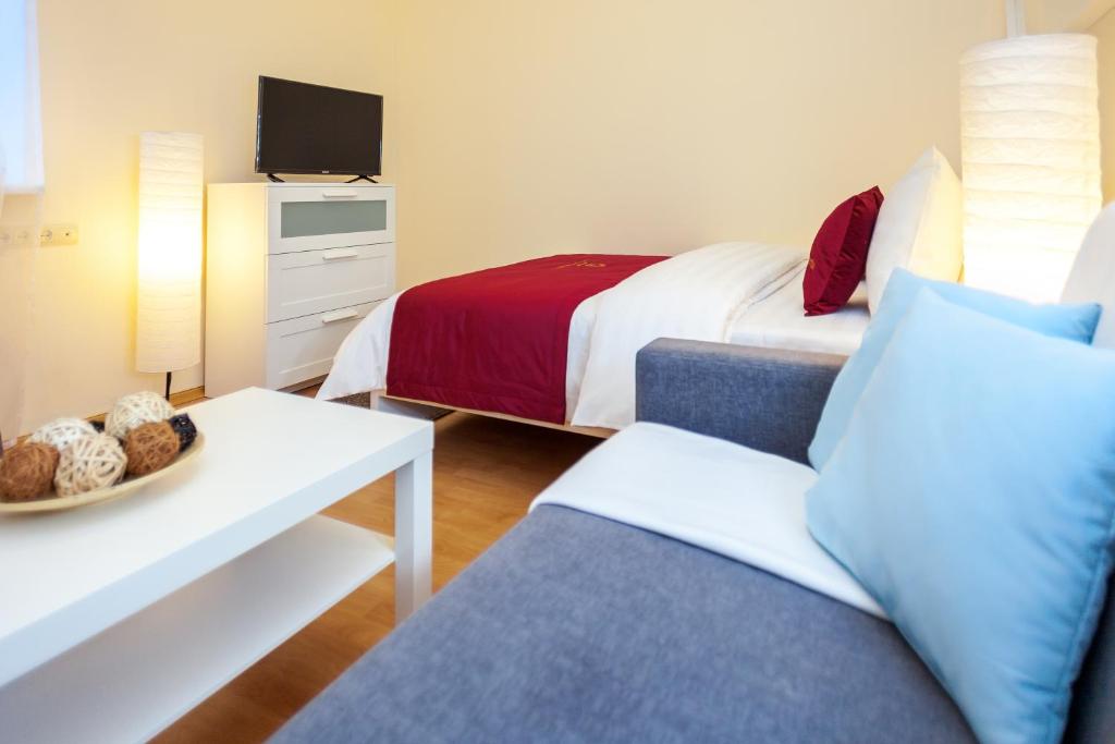 هتل لاکساپارتمانز پاولا آندریوا، ۲۸ - Lux-Apartments Павла Андреева,28