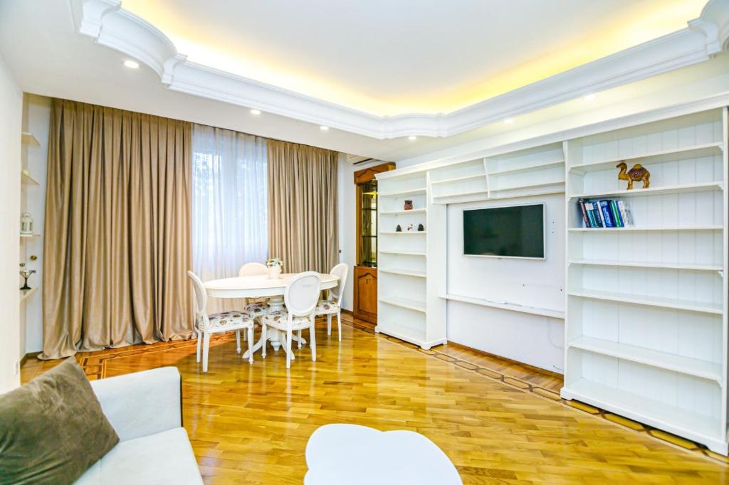 هتل آپارتمنت فریدوم اسکوئر Apartment Freedom Square