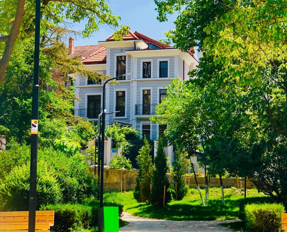 هتل ویلا گاردن - Villa Garden