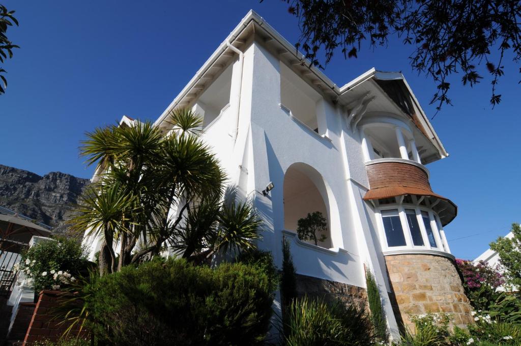هتل ابی منور لاکچری گست هاوس Abbey Manor Luxury Guesthouse
