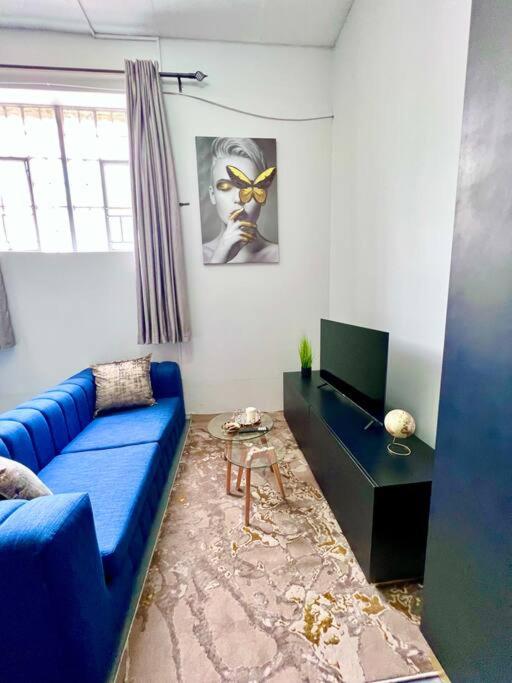 هتل کوزی آپارتمان نکست تو مابوننگ Cosy Apartment next to Maboneng