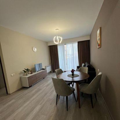 هتل کریستال وود212 - Crystal Wood212