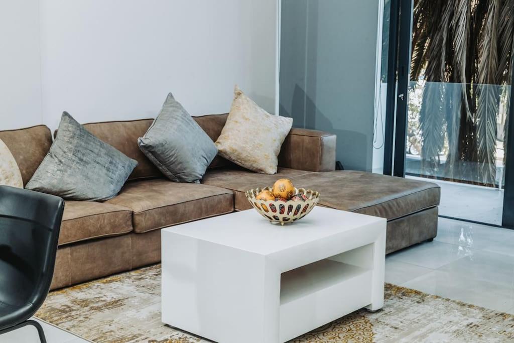 هتل لاکچری روزبانک آپارتمان ویت بکاپ پاور - Luxury Rosebank Apartment with backup power