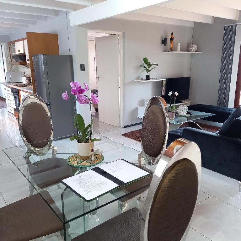 هتل کِرِست فارم کاتِج Crest Farm Cottage