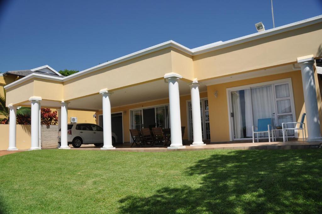 هتل کینگ پالک سلف کترینگ سوئیت King Palm Self-Catering Suite