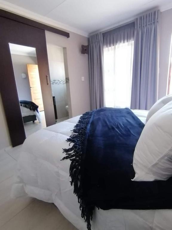 هتل لوخانیه گست هاوس Lukhanya Guesthouse
