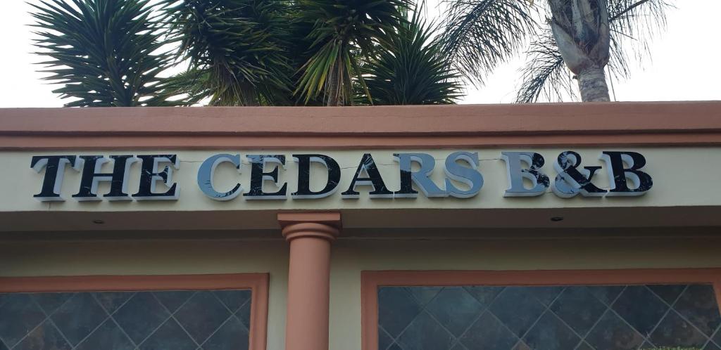 هتل ذ سیدرز بد اند بریکفست The Cedars Bed and Breakfast