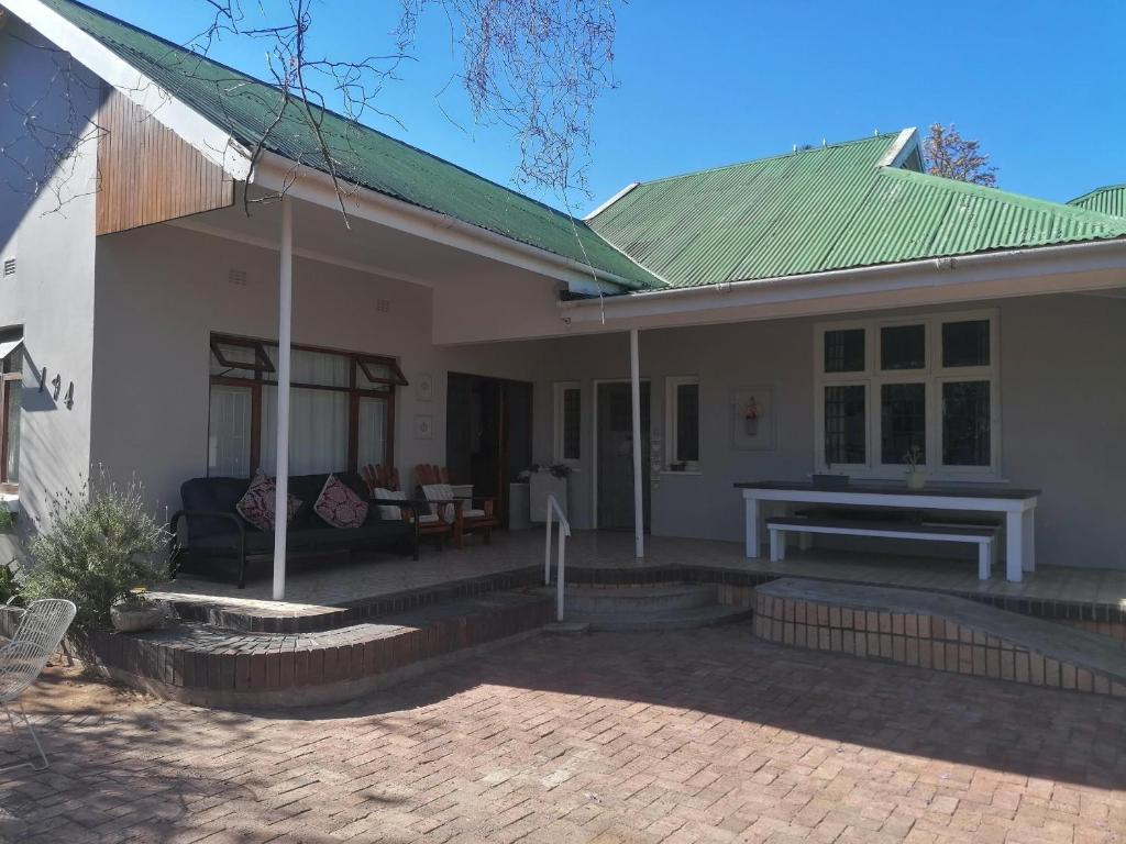 هتل ویلا دی کارو گست هاوس Villa de Karoo Guest House