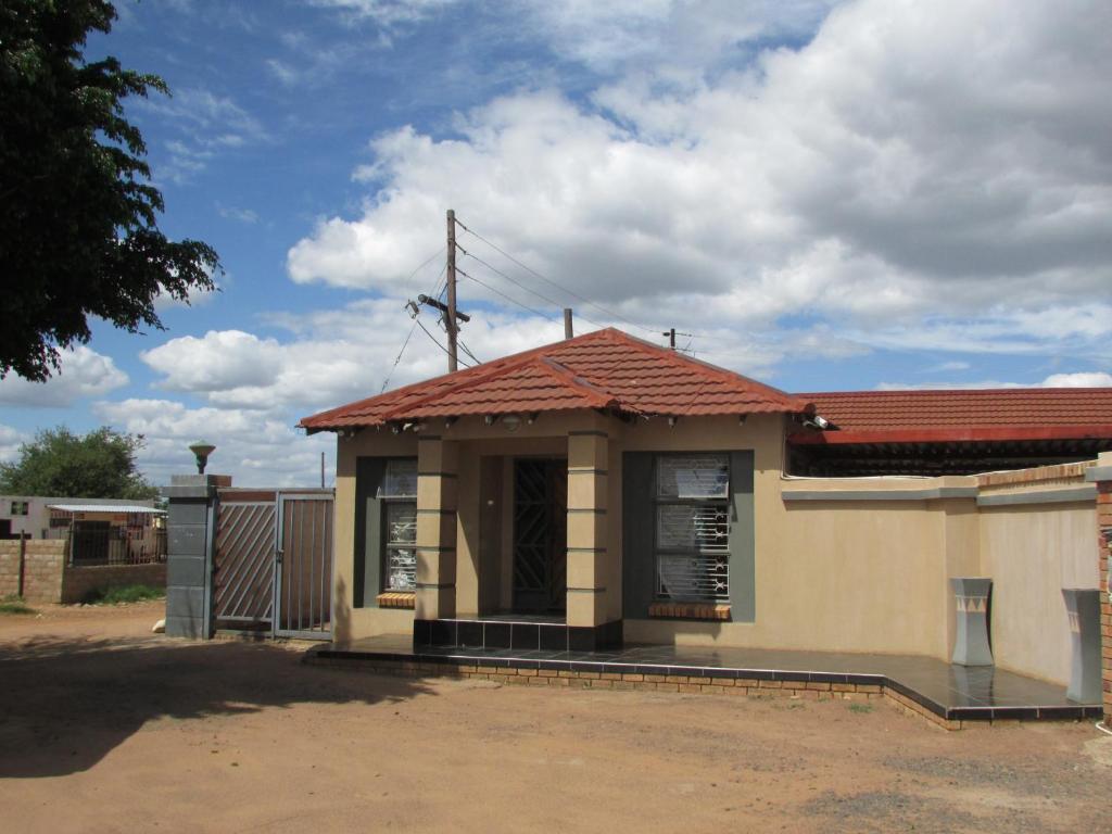 هتل زودیاک گست هاوس این همانسکرال Zodiac Guest House in Hammanskraal