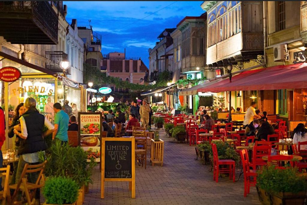 هتل آپارتمنت این د هارت آو اولد تفلیس - Apartment in the heart of old Tbilisi