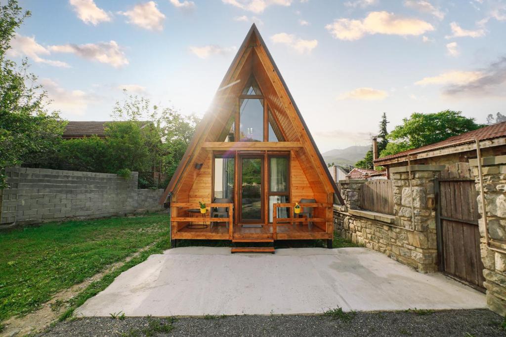 هتل متسخه تا کَبن Mtskheta Cabin