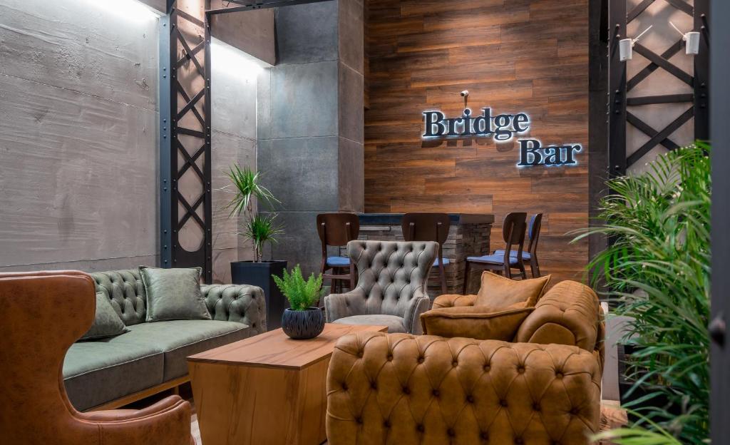 بریج هتل Bridge Hotel