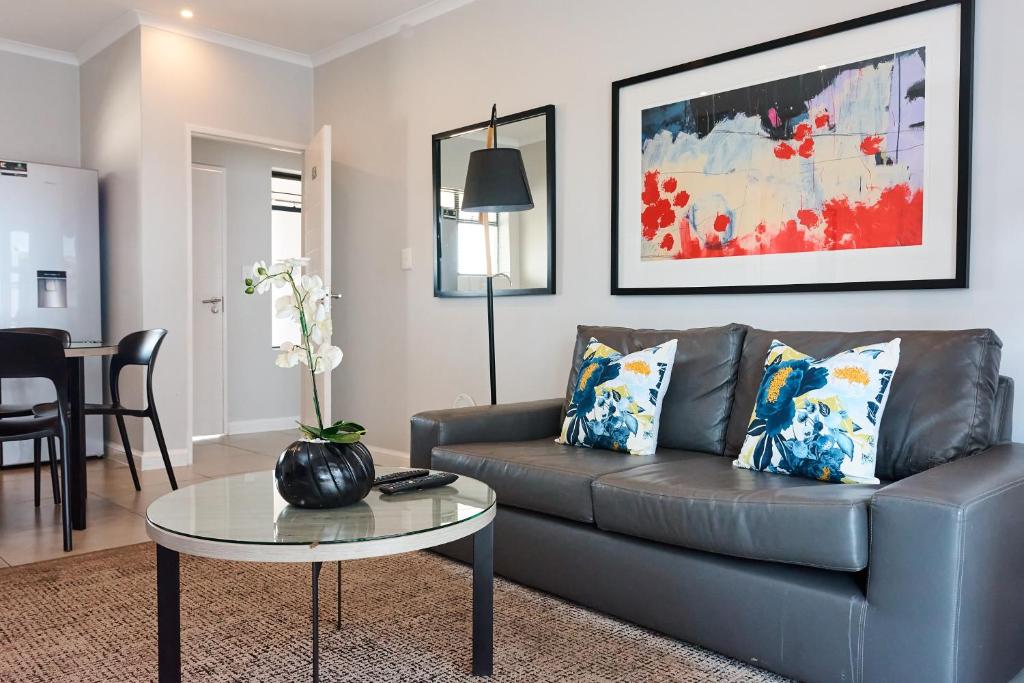 هتل اسپیشس ۲ بد ۲ بث آپارتمان وای-فای نت فلیکس بکاپ پاور Spacious 2 Bed 2 Bath Apartment Wi-fi Netflix Backup Power