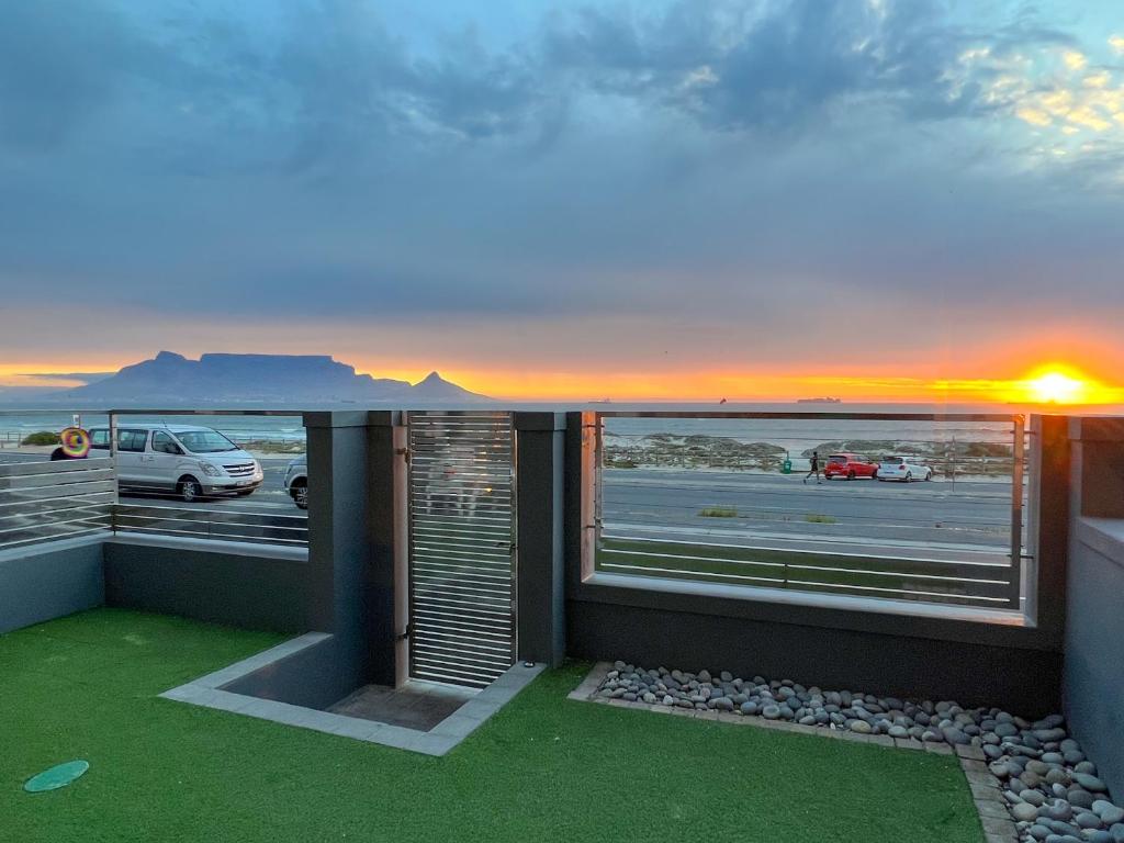 هتل سیکرست لاکچری بیچفرانت آپارتمان - بلوبرگ بیچ Seacrest Luxury Beachfront Apartment - Blouberg Beach