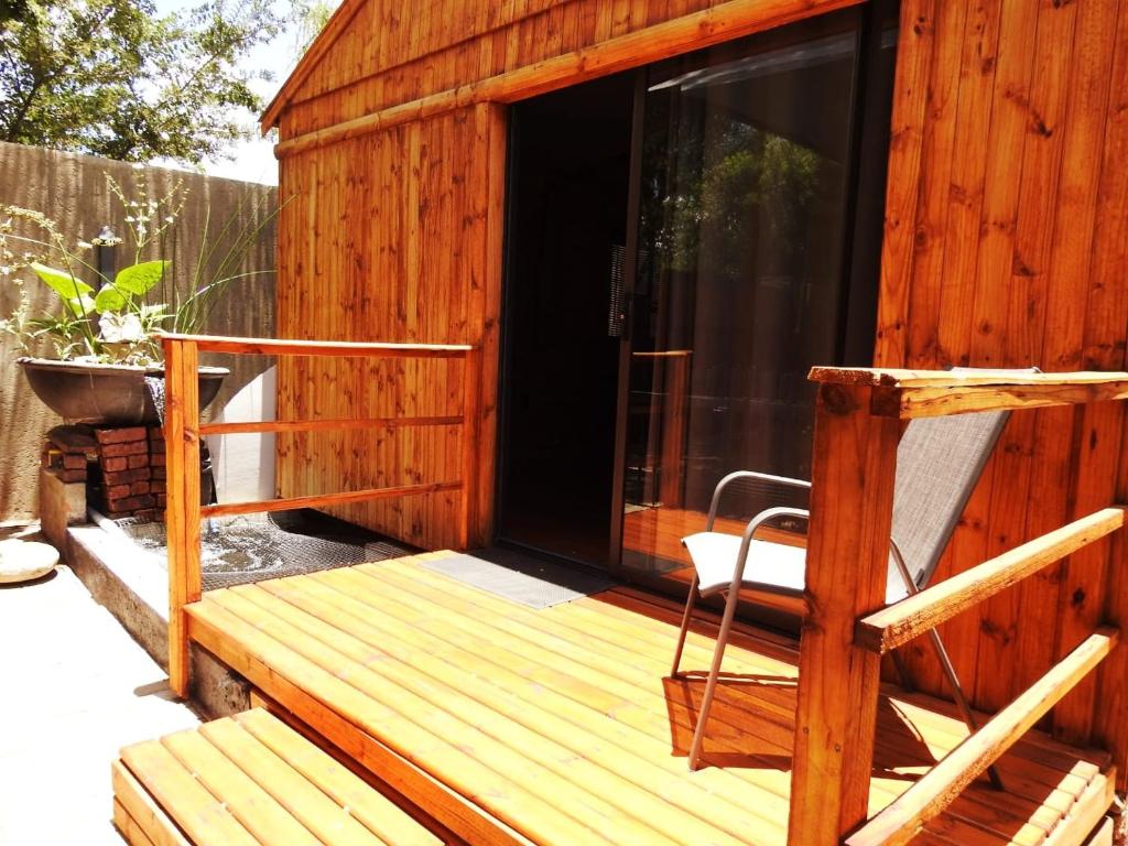 هتل زچ آکومودیشن ات پافوری سلف کترینگ - گست کَبین ZUCH Accommodation at Pafuri Self Catering - Guest Cabin