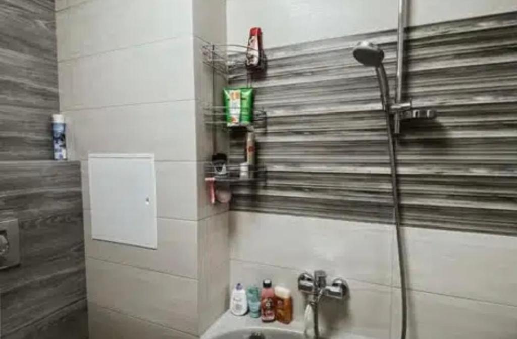 هتل وی آی پی آپارت 562 - VIP apart 562