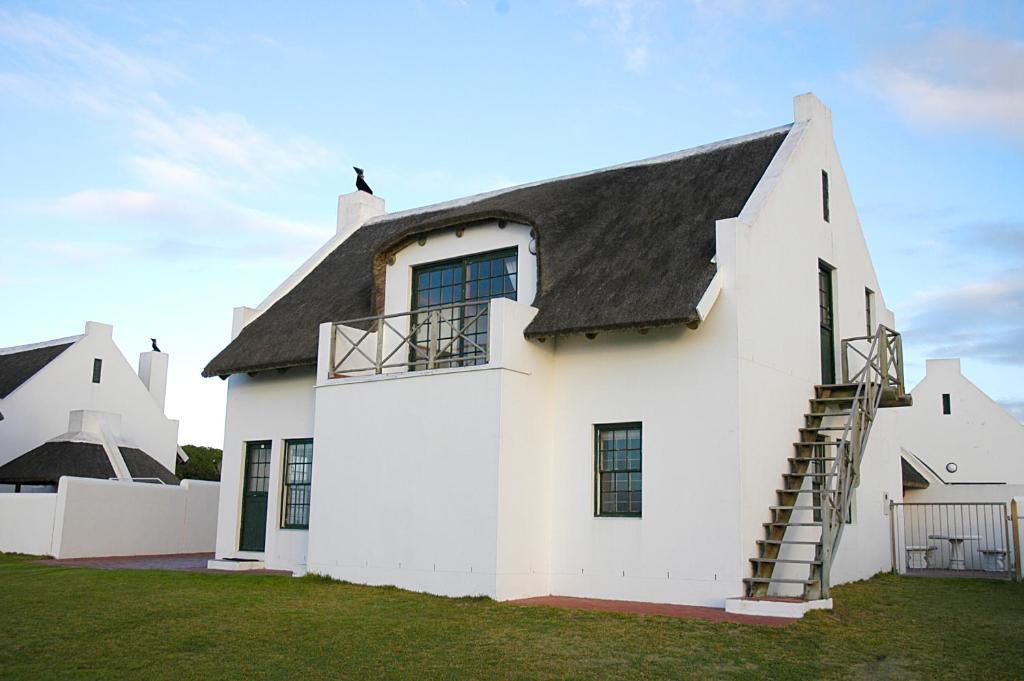 هتل آرنستون سایسد کاچز Arniston Seaside Cottages