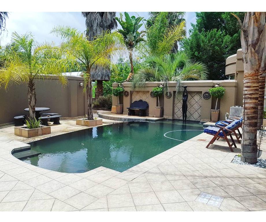 هتل اودتشورن گست هاوس Oudtshoorn Guest House