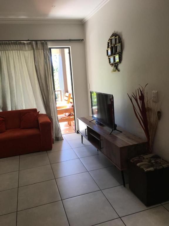 هتل لاولی 3-بد آپارتمان این لونهیل Lovely 3-Bed Apartment in Lonehill