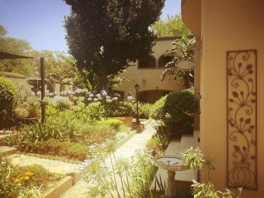 هتل دانتن گست هاوس Dunton Guest House