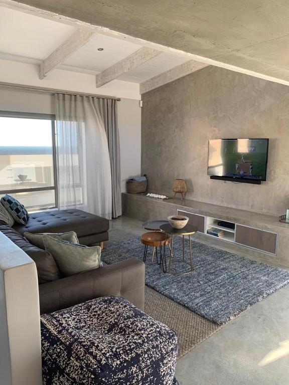 هتل اَت لَست گلنتانا آپارتمان At Last Glentana Apartment