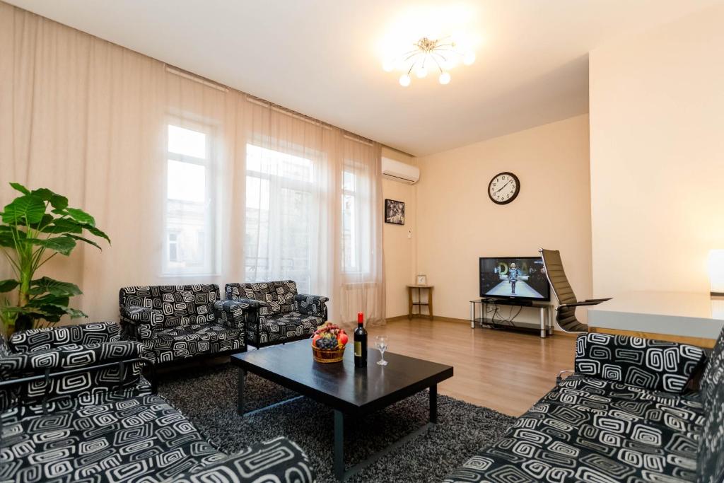 هتل سنترال کامفورت پلیس - Central Comfort Place