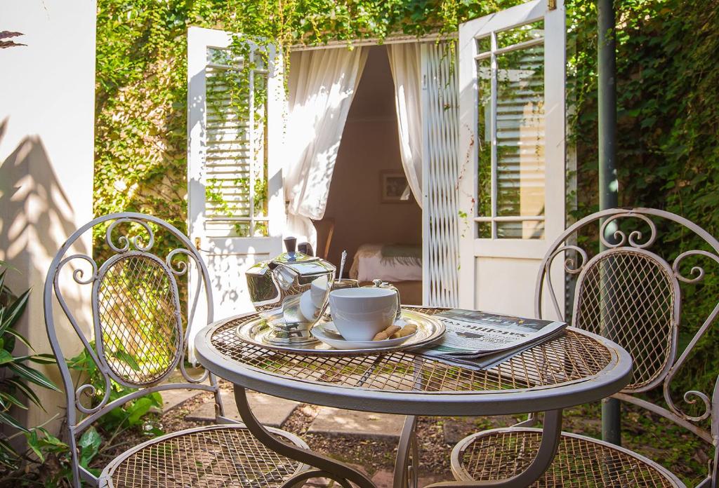 هتل گوبل پامز گست لاج اند اربن ریتریت Goble Palms Guest Lodge & Urban Retreat