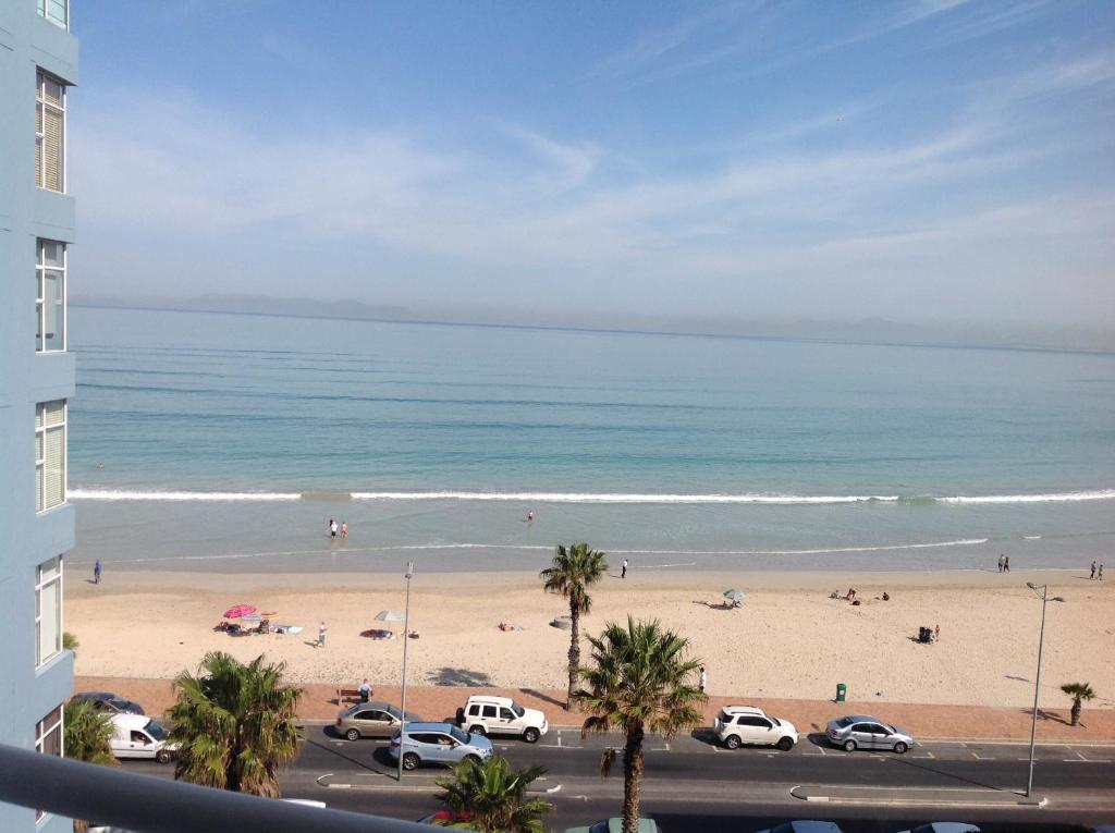 هتل بیچ فرانت پروپرتی Beach front property