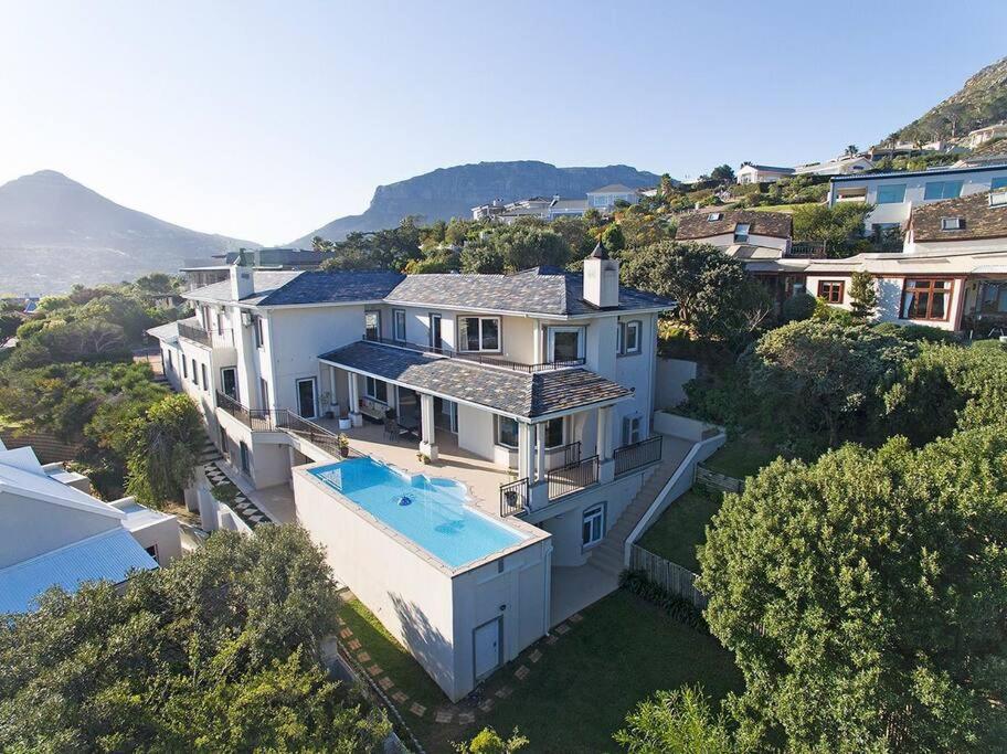 هتل انتایر ویلا نییر د بیچ Entire Villa near the beach