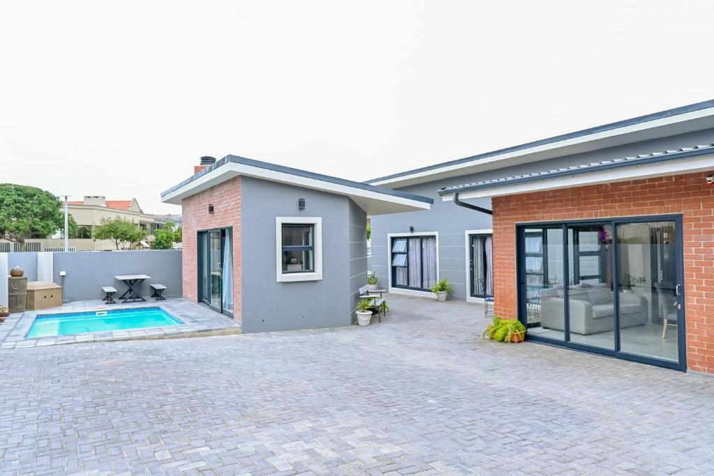 هتل ایدیاز بیچ هاوس - Idiaz Beach House