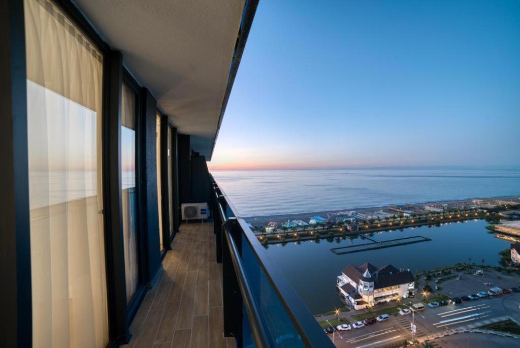 اوربی سیتی هتل لوکس ویو - Orbi City Hotel Lux View