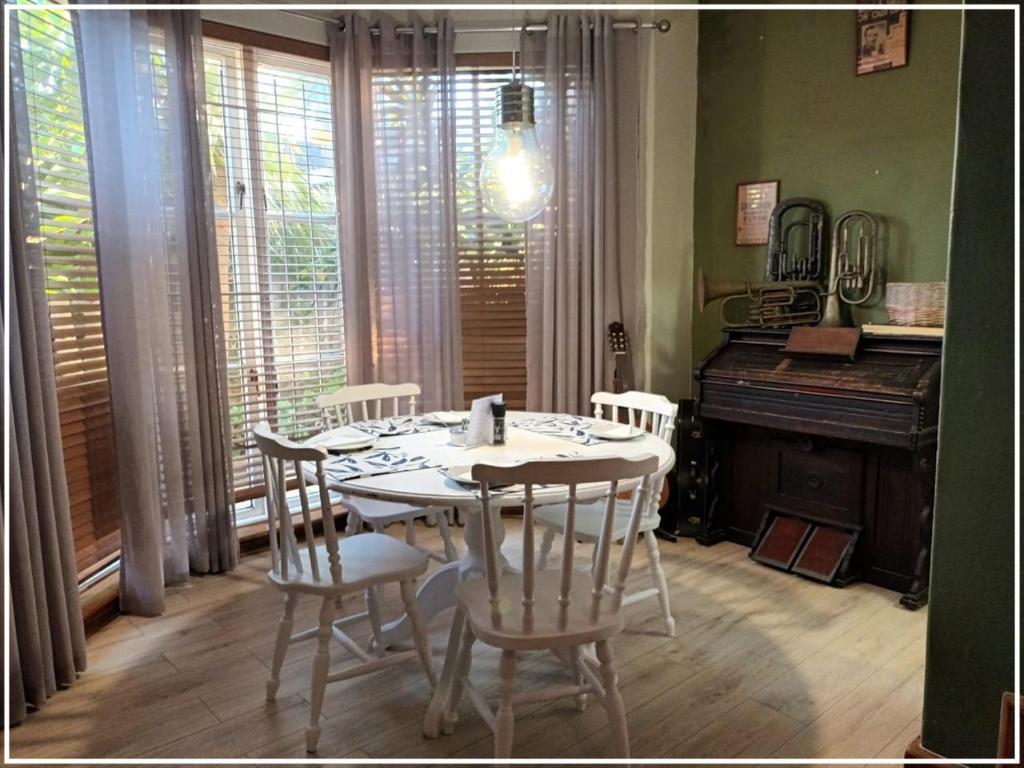 هتل سوس بد اند بریکفست Soos Bed & Breakfast