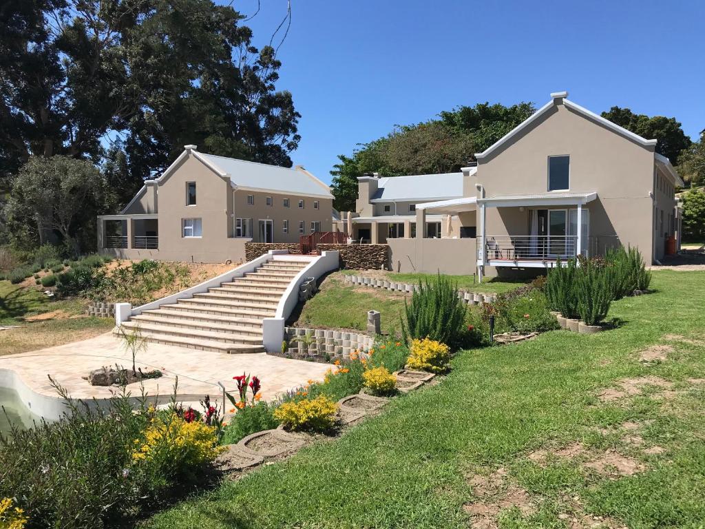 هتل ذا سوئیتس ات واتریگک اکو گست فارم The Suites at Waterryk Eco Guest Farm