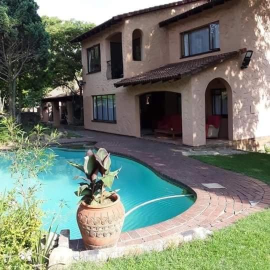 هتل فرندیل لادژ Ferndale Lodge
