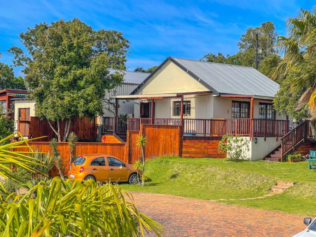 هتل هکونا ماتاتا - Hakuna Matata